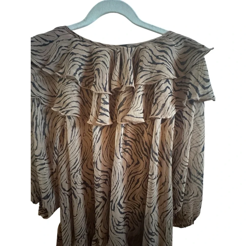 Entro Tan Black Zebra Print Mini Dress Sz Small Ruffled V Nevkline Tiered Skirt